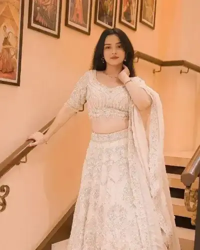 Escort Khonsa